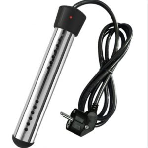 Chauffe-eau électrique avec réservoir en acier inoxydable, offrant une solution efficace pour la production d'eau chaude sanitaire.